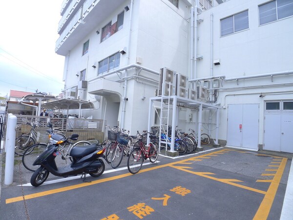 駐輪場