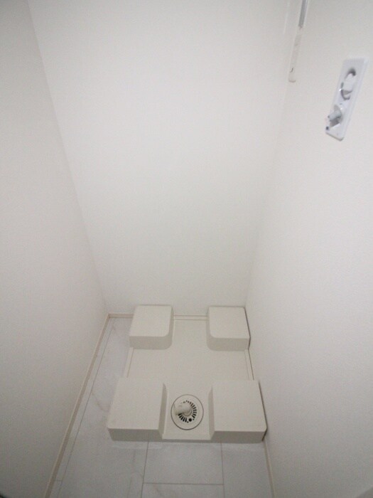 物件内観写真13　(洗濯機置場)