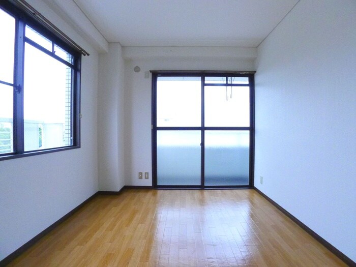 物件内観写真9　(室内からの展望)