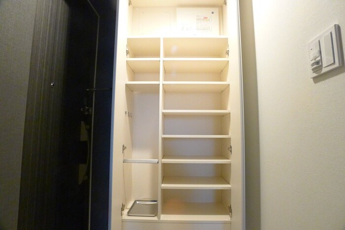物件内観写真8　(靴箱)