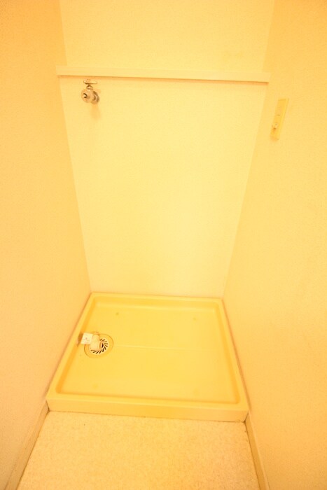 物件内観写真13　(洗濯機置場)