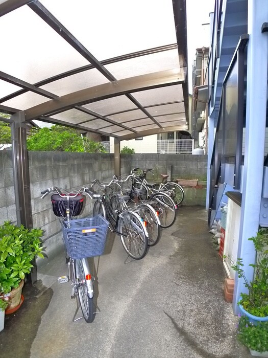 物件外観写真6　(駐輪場)