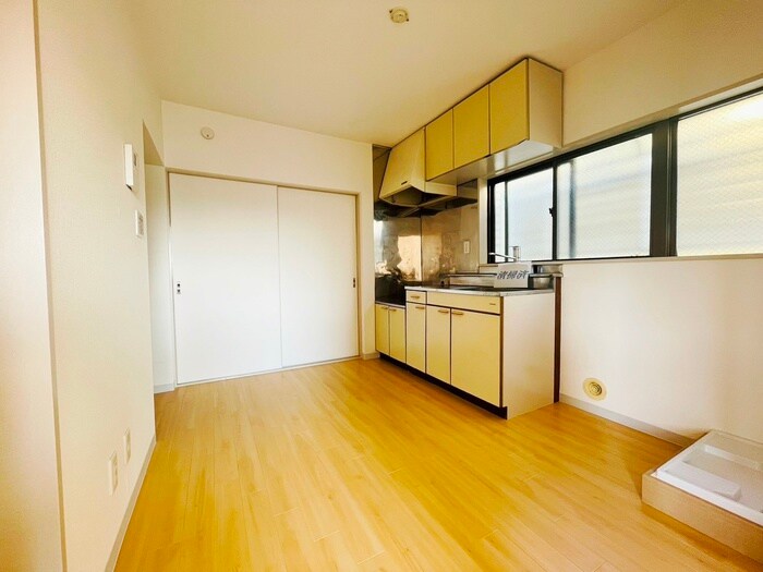 物件内観写真9　(居室)