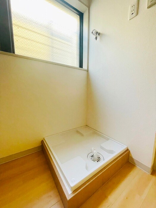 物件内観写真13　(洗濯機置場)