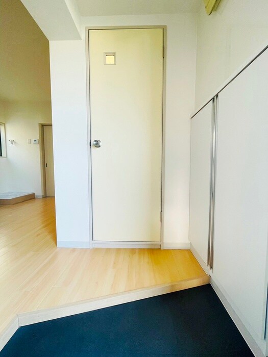 物件内観写真19　(玄関)