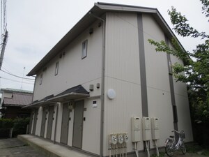 ぜみなある外観写真