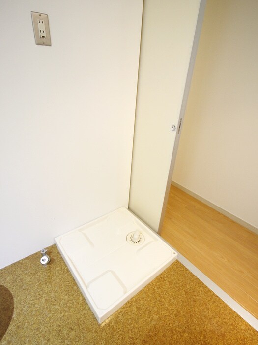 物件内観写真15　(洗濯機置場)