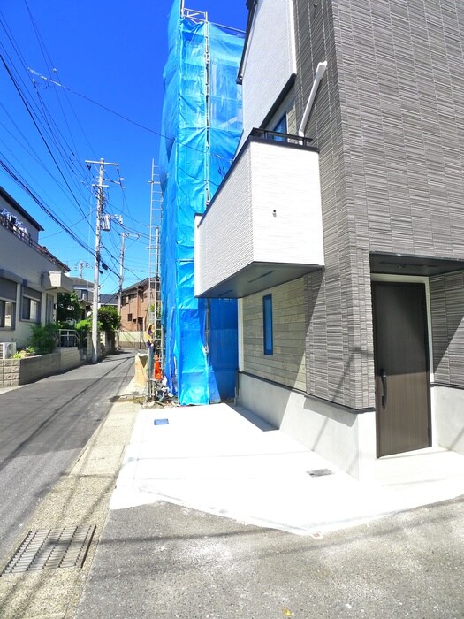 物件外観写真4　(駐車場)