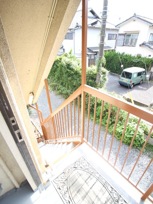 荒金アパートの物件外観写真