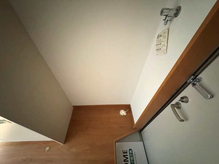 物件内観写真16　(洗濯機置場)