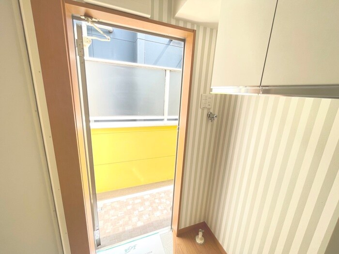 物件内観写真16　(玄関)