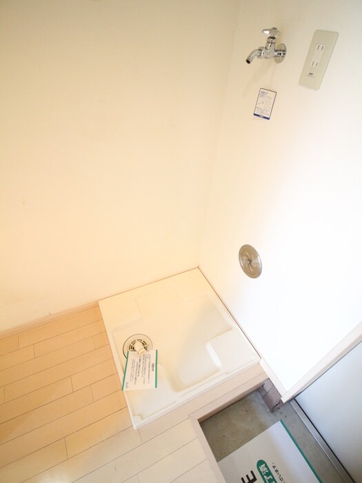 物件内観写真15　(洗濯機置場)