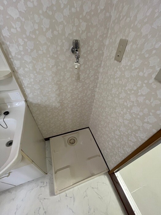 物件内観写真15　(洗濯機置場)