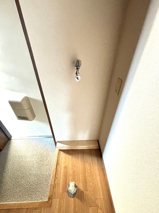 物件内観写真15　(洗濯機置場)