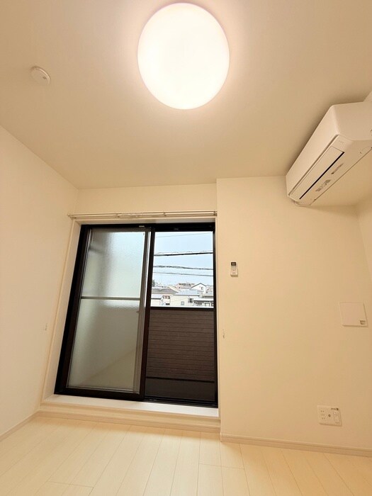 物件内観写真21　(室内からの展望)