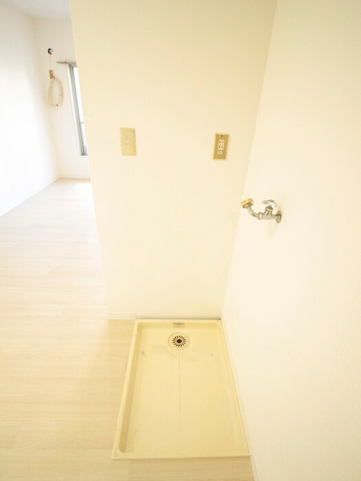 物件内観写真12　(洗濯機置場)