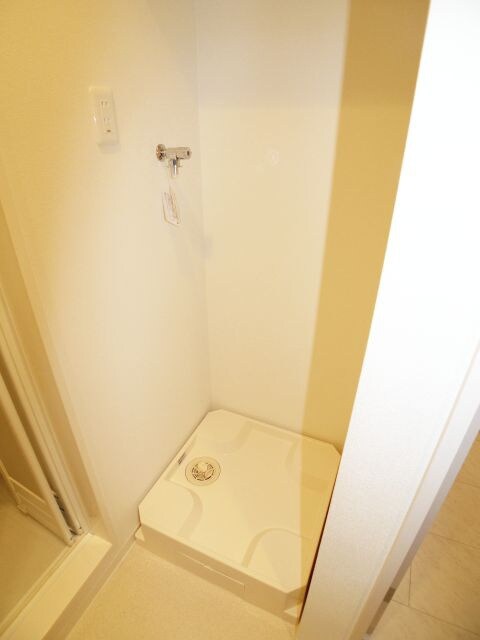 物件内観写真12　(洗濯機置場)