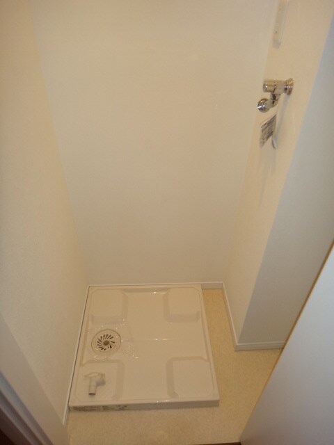 物件内観写真13　(洗濯機置場)