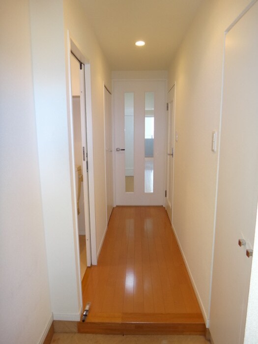物件内観写真16　(廊下)