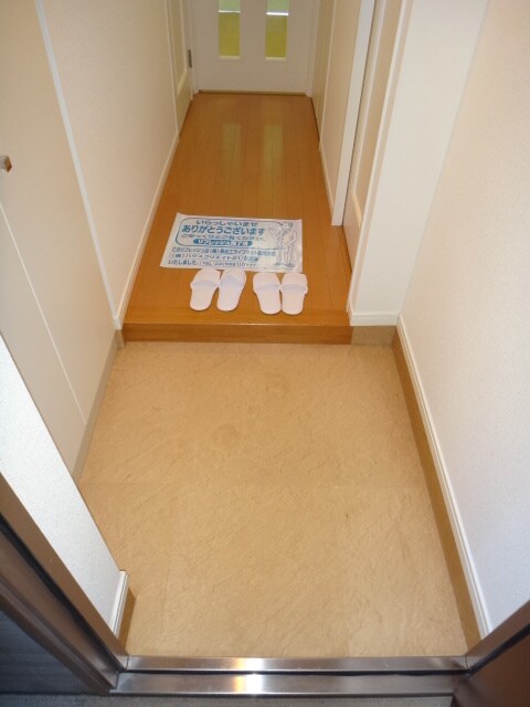 物件内観写真16　(玄関)