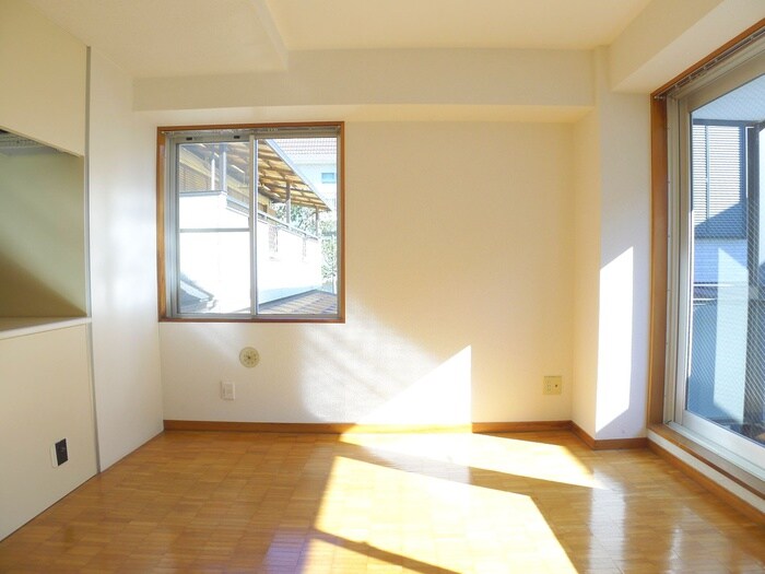 物件内観写真18　(室内からの展望)