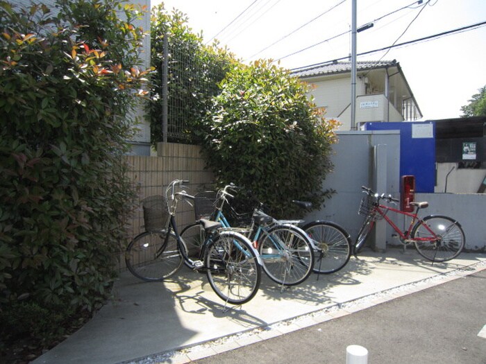 物件外観写真6　(駐輪場)