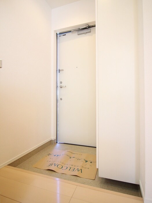 物件内観写真12　(玄関)