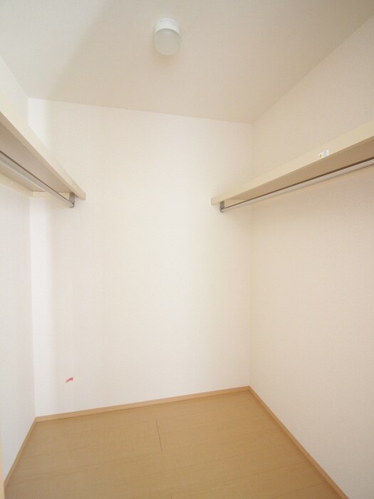 物件内観写真7　(収納)