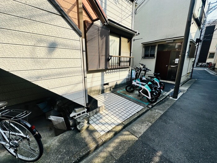 物件外観写真3　(駐輪場)