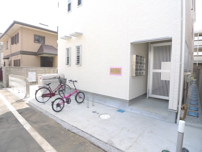 物件外観写真3　(駐輪場)