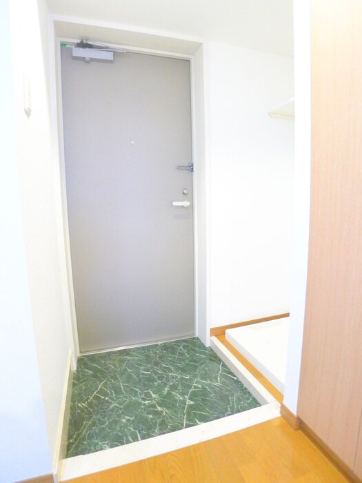 物件内観写真17　(玄関)