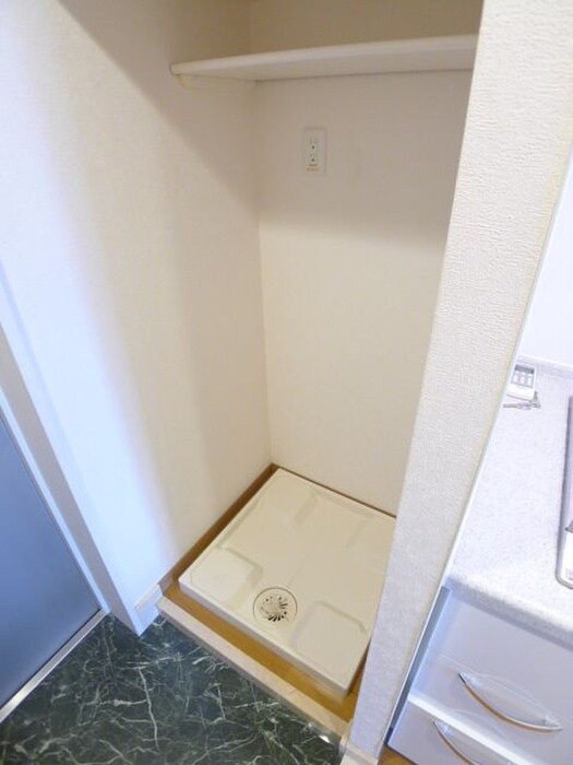 物件内観写真18　(洗濯機置場)