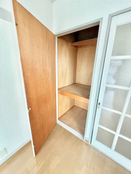 物件内観写真12　(収納)