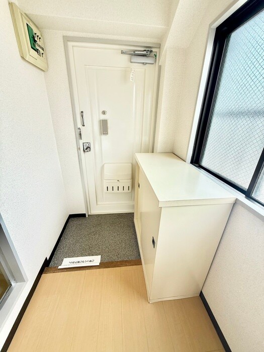 物件内観写真14　(玄関)