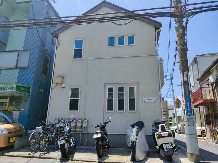 物件外観写真6　(エントランス部分)