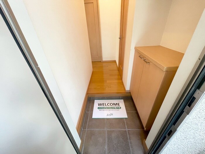 物件内観写真16　(玄関)