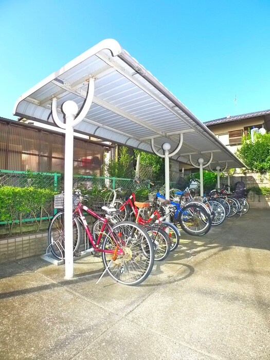 物件外観写真6　(駐輪場)