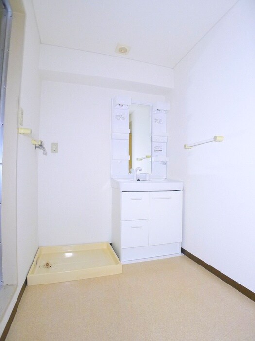 物件内観写真15　(洗濯機置場)