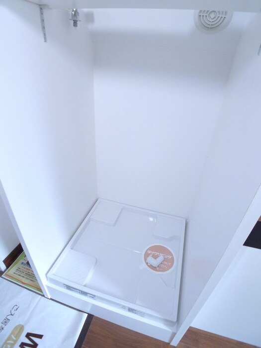 物件内観写真15　(洗濯機置場)