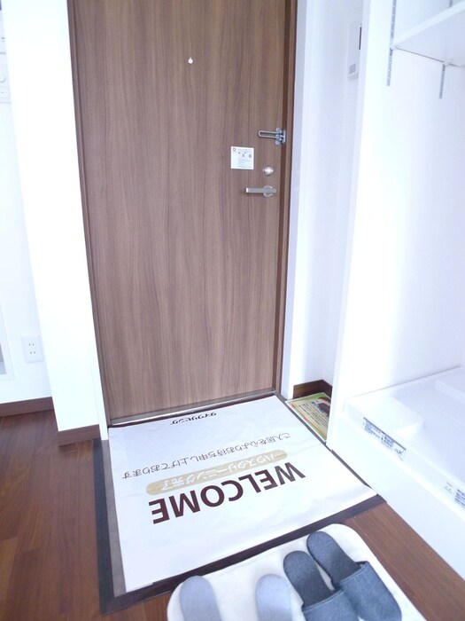 物件内観写真18　(玄関)