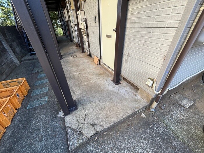 物件外観写真5　(エントランス部分)