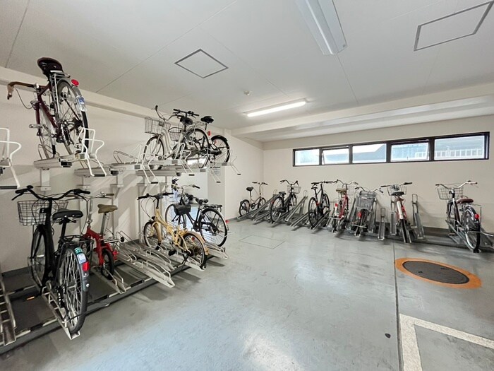 物件外観写真4　(駐輪場)