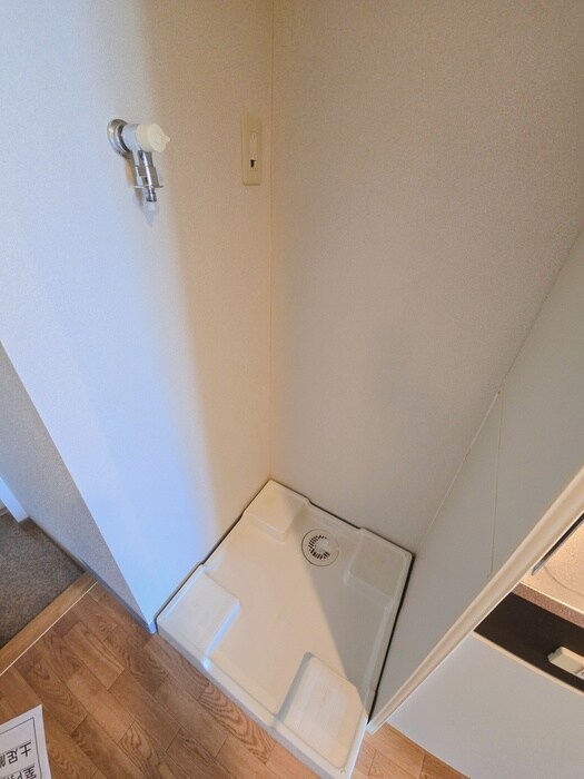 物件内観写真12　(洗濯機置場)