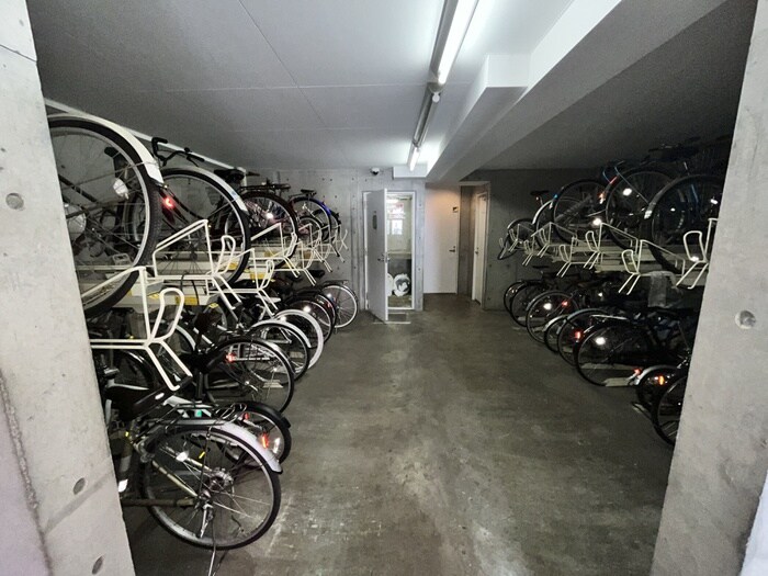 物件外観写真5　(駐輪場)