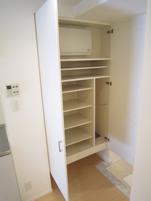 物件内観写真15　(靴箱)