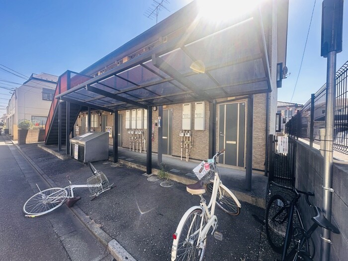 物件外観写真3　(駐輪場)