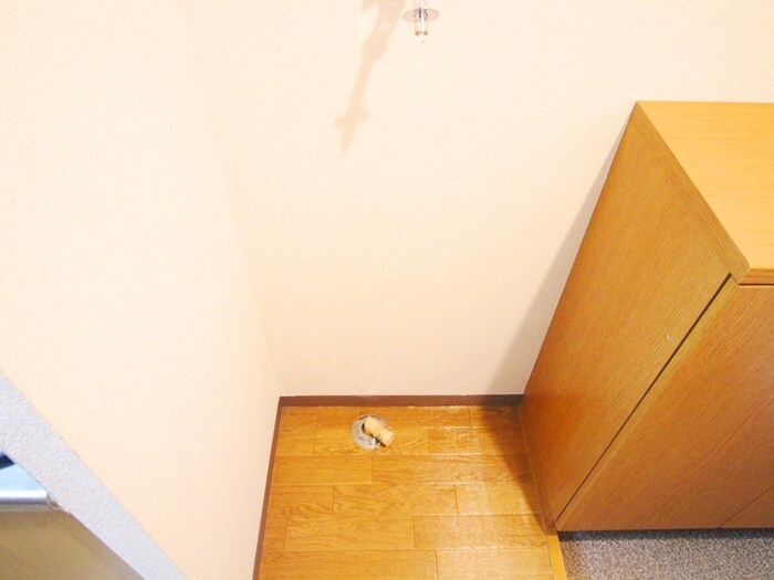 物件内観写真15　(洗濯機置場)