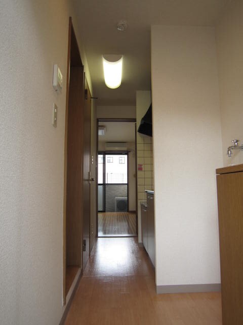 物件内観写真16　(廊下)