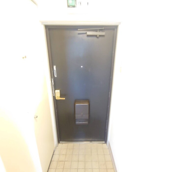 物件内観写真17　(玄関)