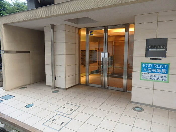 物件外観写真6　(エントランス部分)